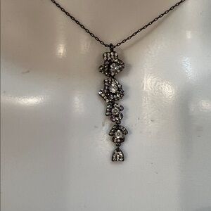 HENRI BENDEL NWOT LUXE PAVE IRIS GUNMETAL PENDANT NECKLACE